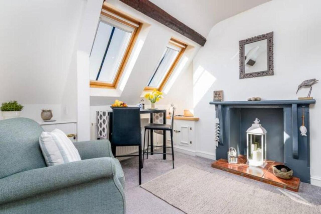 The Look Out Characterful Apartment Whitby Exterior photo