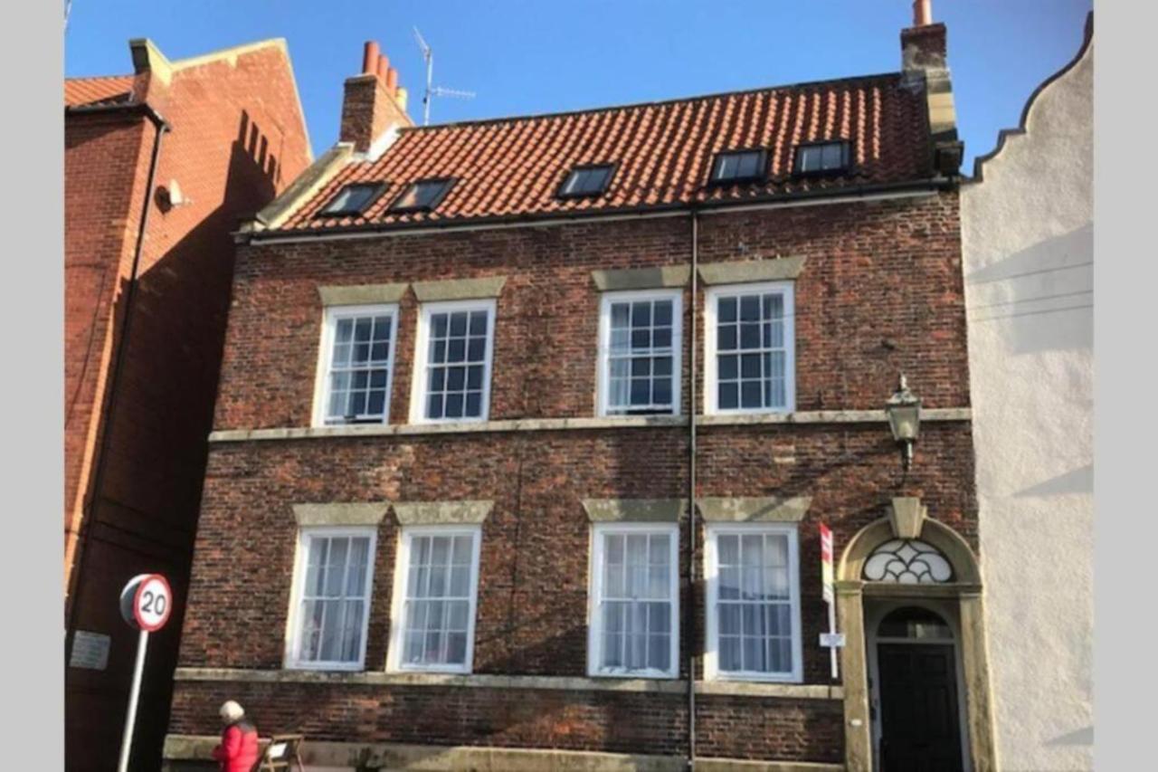 The Look Out Characterful Apartment Whitby Exterior photo